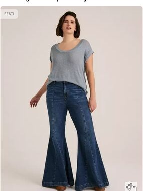 Festi Women’s High-Rise Wide Flare Jeans in Dark Blue
